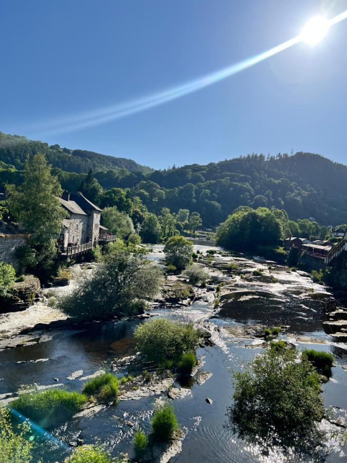 Riversdale House Bed & Breakfast Лланголлен Экстерьер фото