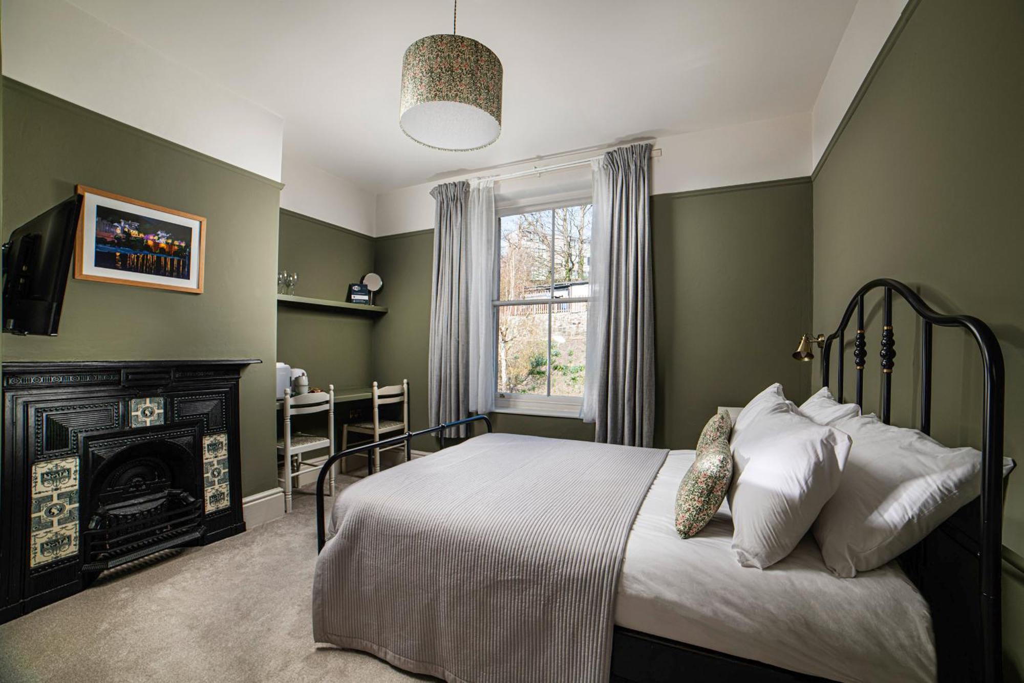 Riversdale House Bed & Breakfast Лланголлен Экстерьер фото